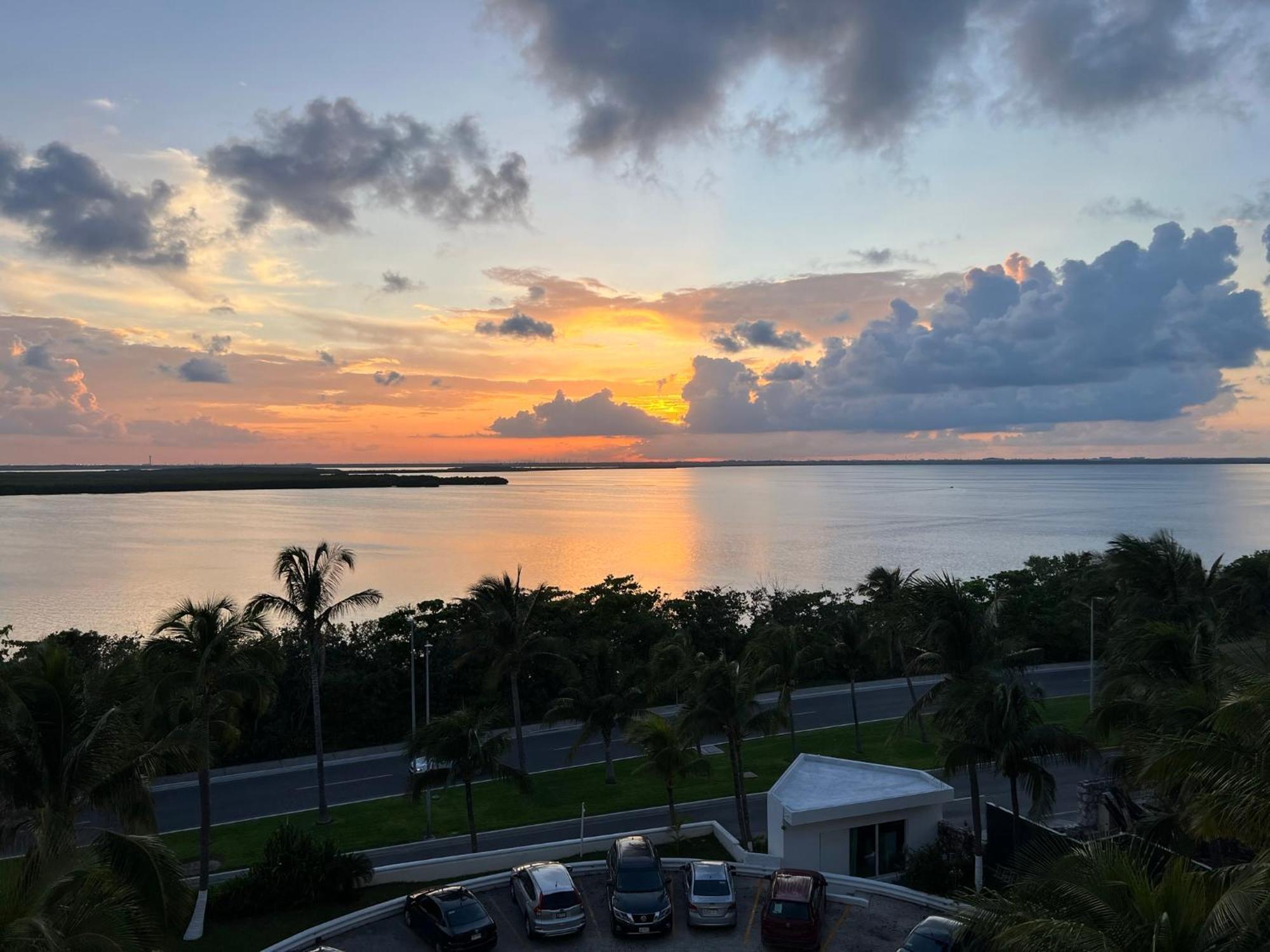 Ova Apartments Cancún Exteriör bild